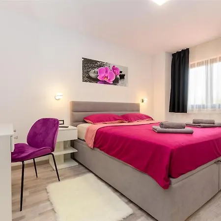 Apartment Lea Nea By Istrialux